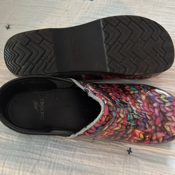 Size EU 40 clogs. - Picture 2 of 7